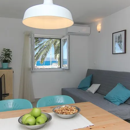 Nikolina Apartment