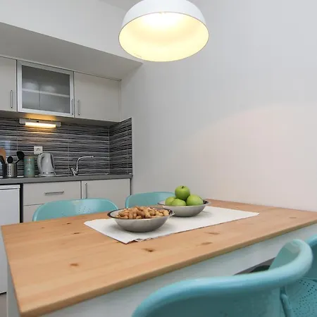 Nikolina Apartment
