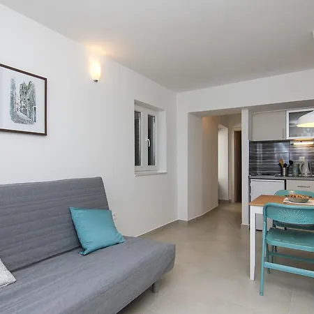 Apartment Nikolina Podgora