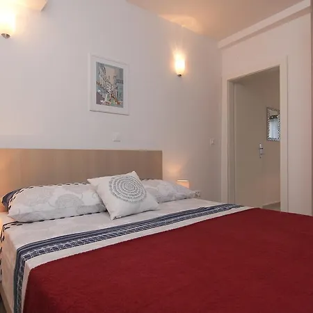 Apartment Nikolina *